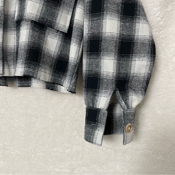 Mod Ref Plaid Cropped Shirt - Picture 2 of 6
